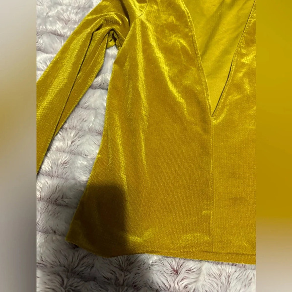 Urban Outfitters Top Gold Velvet Small - Picture 4 of 7